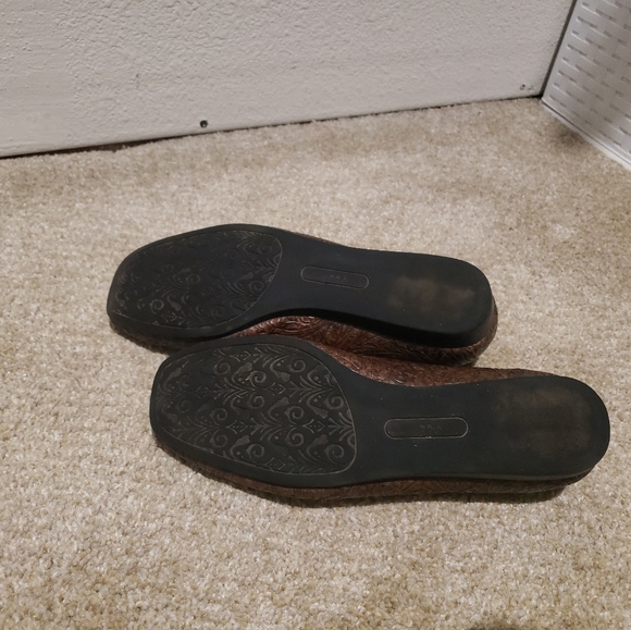 Flats - Picture 3 of 4